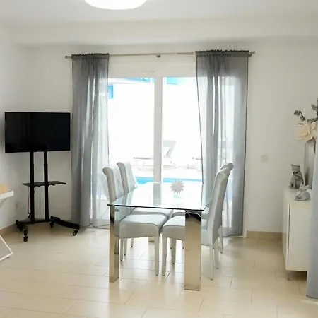 Дом отдыха Casa Rafa Villa, 4br Private Pool, Costa Adeje, Tenerife